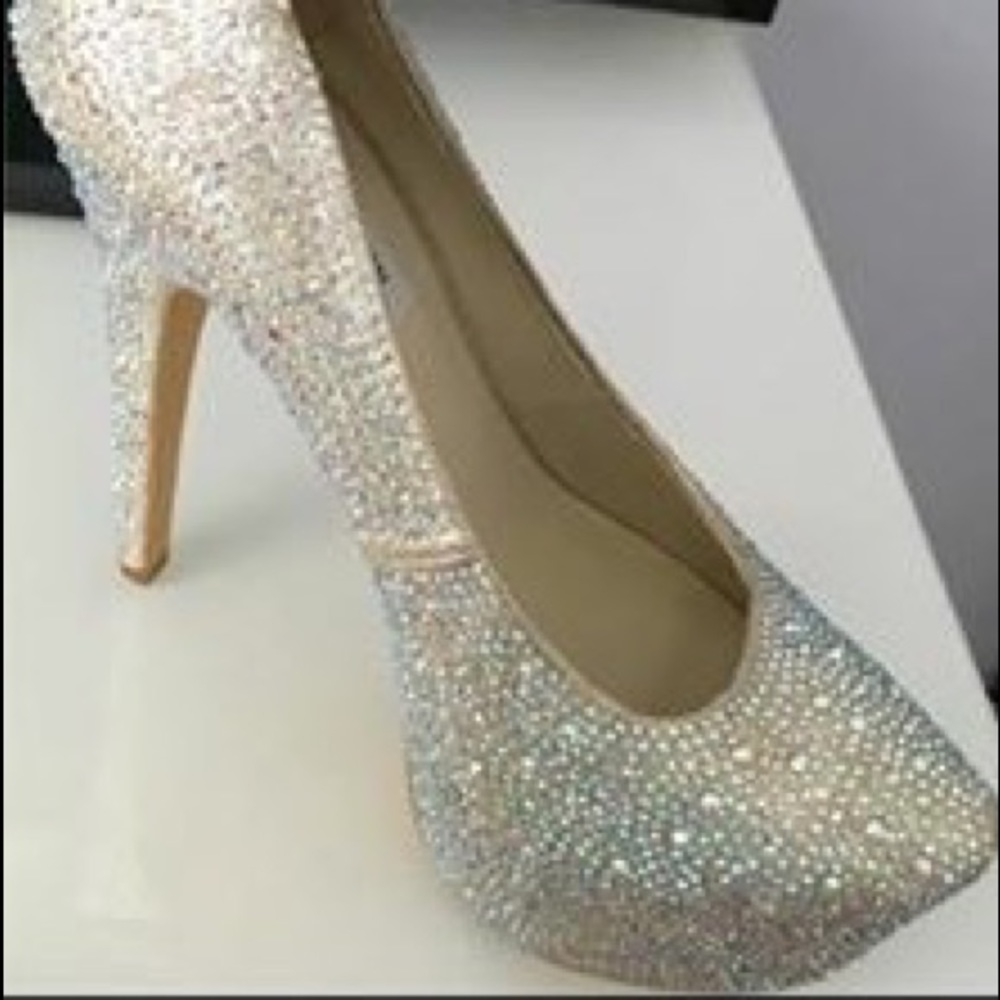Steve Madden Bling pumps